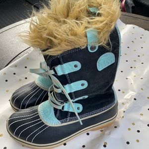 SOREL girls winter waterproof boots 💦 black and mint color with fur